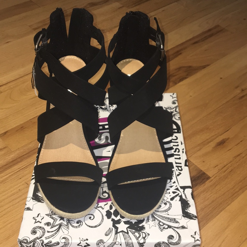 Brash Black Wedges